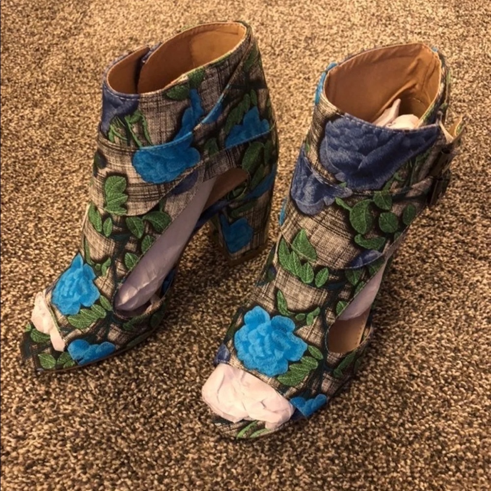 NWOB Royal Blue Floral Boot Heels